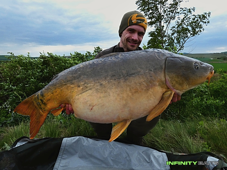 21,5 kg těžký a přes metr dlouhý lysec ze svazové vody.