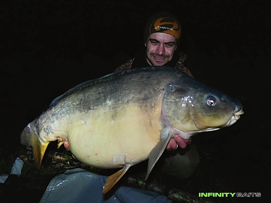 První kapr výpravy o váze 18,8 kg.