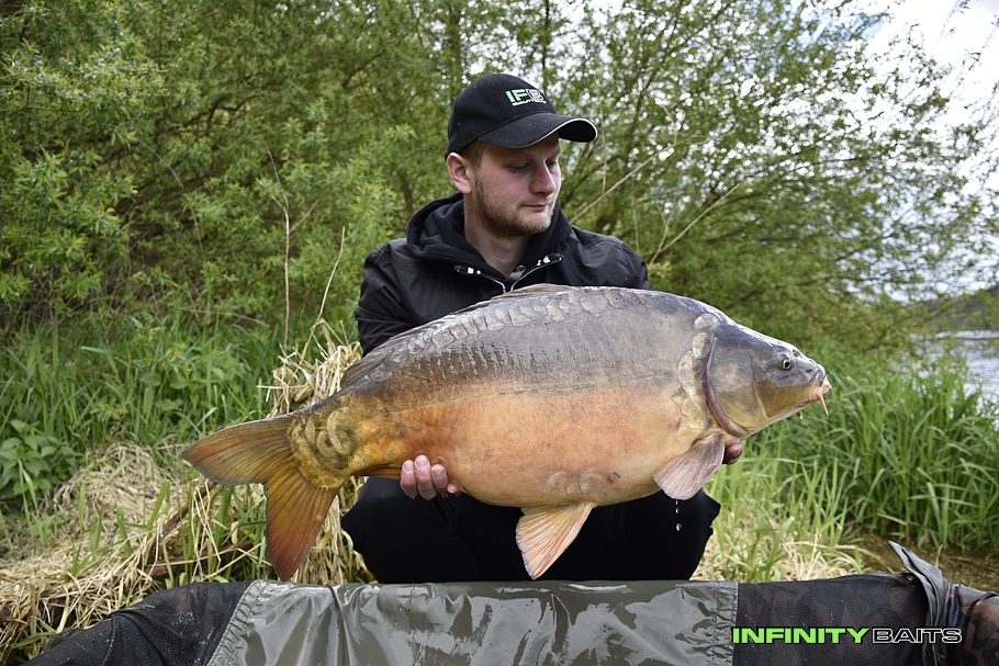 Clánek Jarní Vltavské tažení Infinity baits