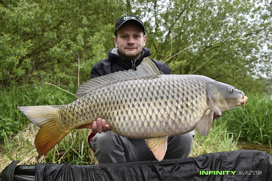 Clánek Jarní Vltavské tažení Infinity baits