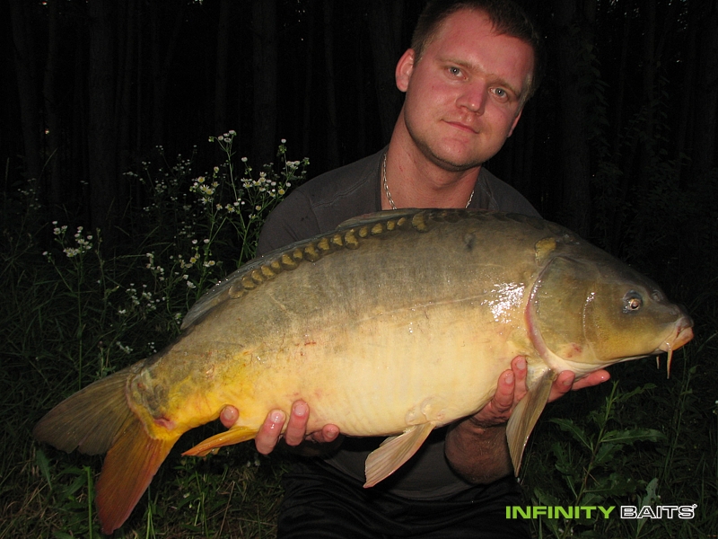 report Kapři na pískovně Infinity Baits