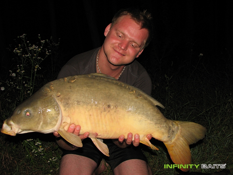 report Kapři na pískovně Infinity Baits