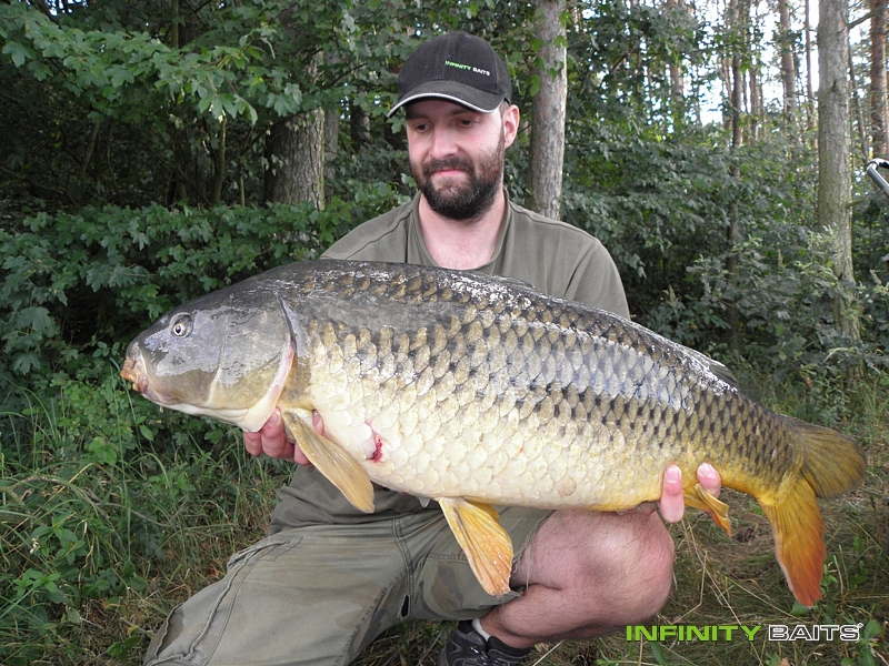 report Pololetí Infinity Baits