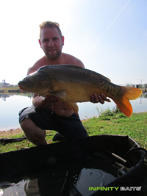 report Noc a den na pískovně Infinity Baits