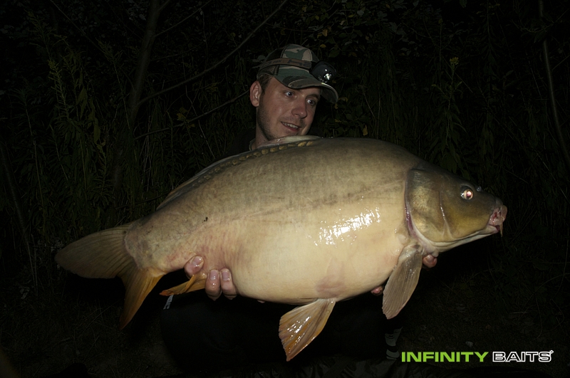 report Masakr s N1 Infinity baits