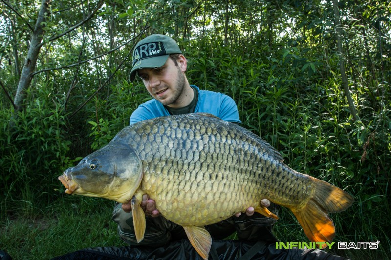 report Stinkyho jízda Infinity Baits