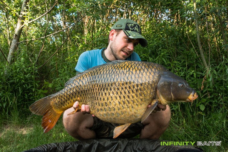 report Stinkyho jízda Infinity Baits