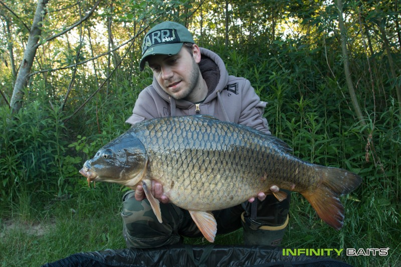 report Stinkyho jízda Infinity Baits