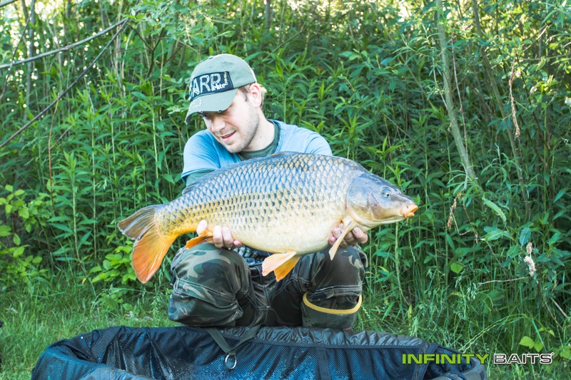report Stinkyho jízda Infinity Baits