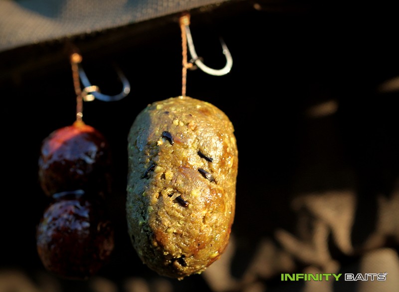 report Pod hákem Wasabi Infinity Baits