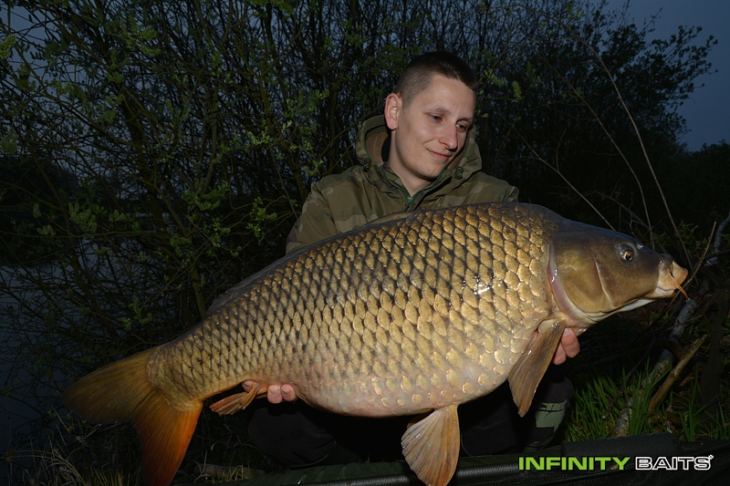 report Velký bojovník Infinity Baits