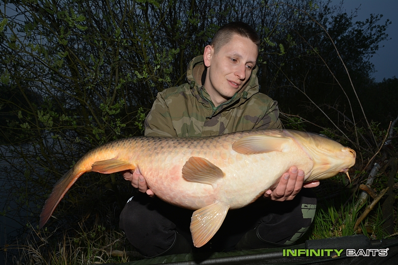 report Velký bojovník Infinity Baits
