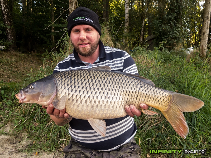 klikni pro zvětšení report V nesprávný čas na správném místě Infinity Baits