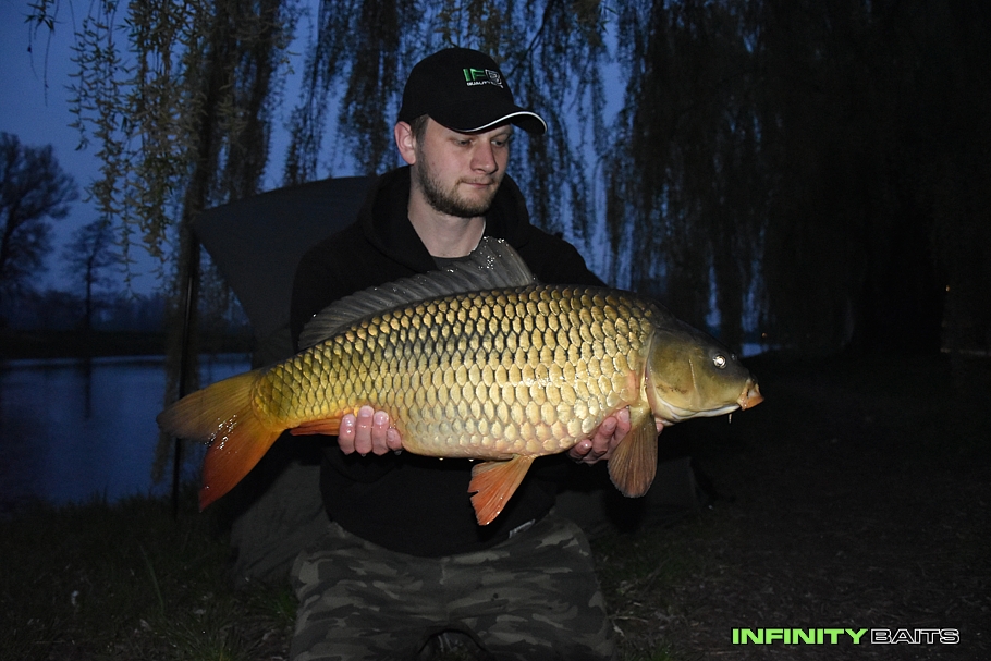 report První dubnové zářezy Infinity baits