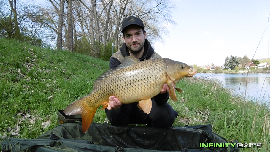 klikni pro otevření report Trefa po trefě Infinity Baits