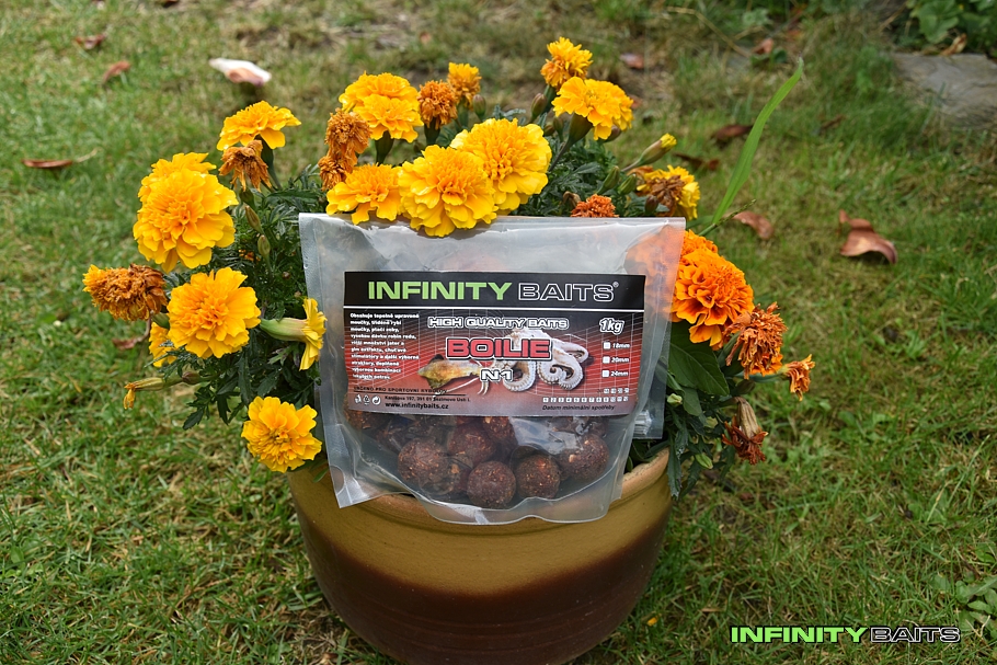 report Noční jízdy Infinity Baits