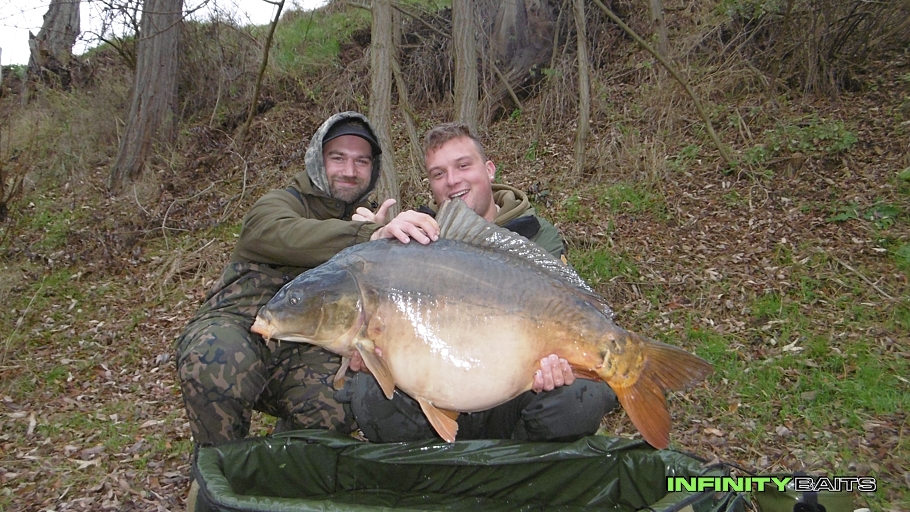 report Listopad u řeky Infinity Baits