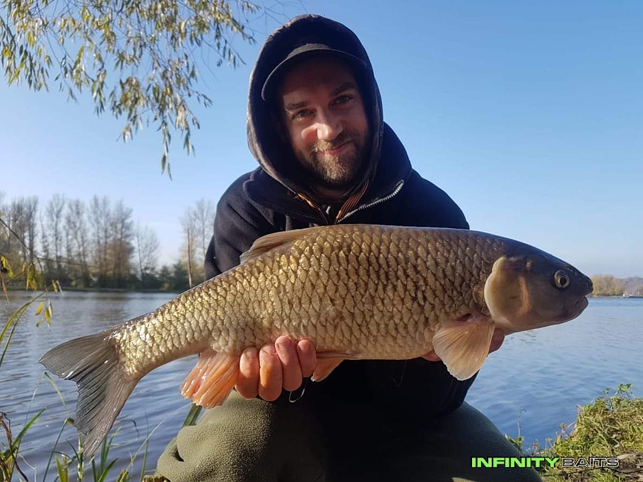report Listopad u řeky Infinity Baits