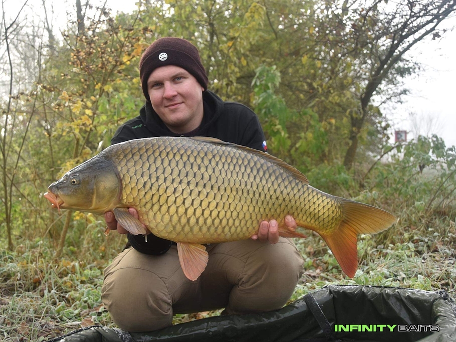 report Zimní chvilka u vody Infinity Baits