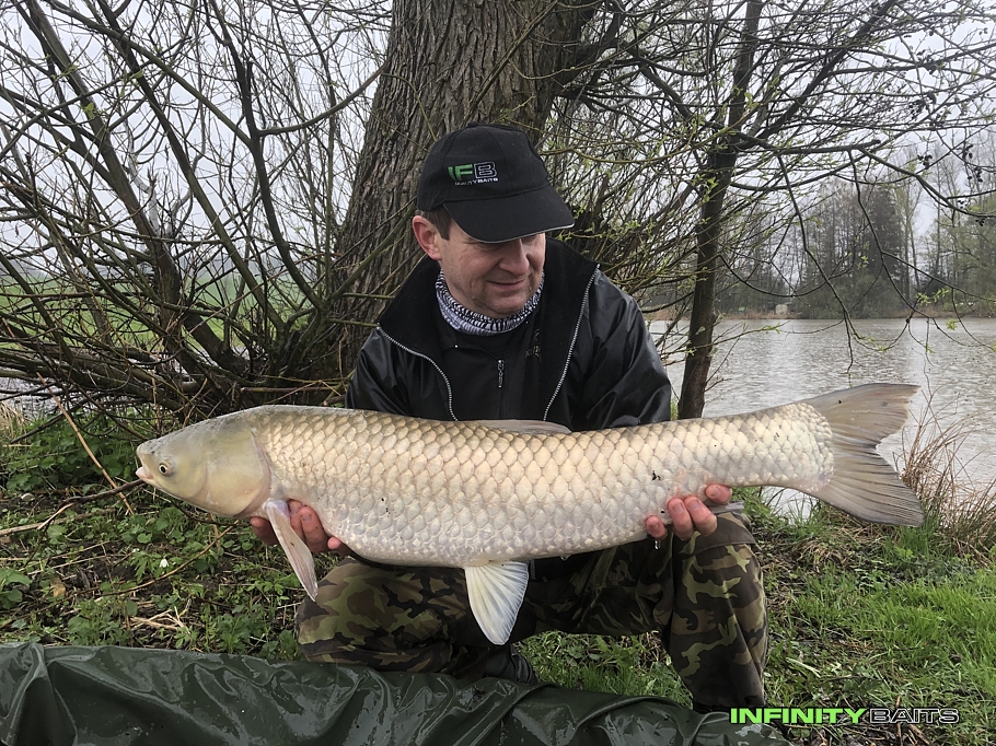 report Květnové zahájení Infinity baits