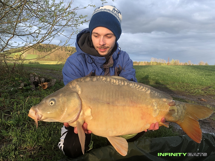 report Květnové zahájení Infinity baits